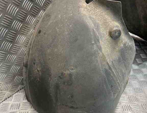 VOLKSWAGEN Passat B7 (2010-2015) Передний правый подкрылок 3C0805978 32453303