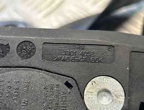 VOLKSWAGEN Touran 1 generation (2003-2015) Ремень безопасности передний левый 33014052 32458340