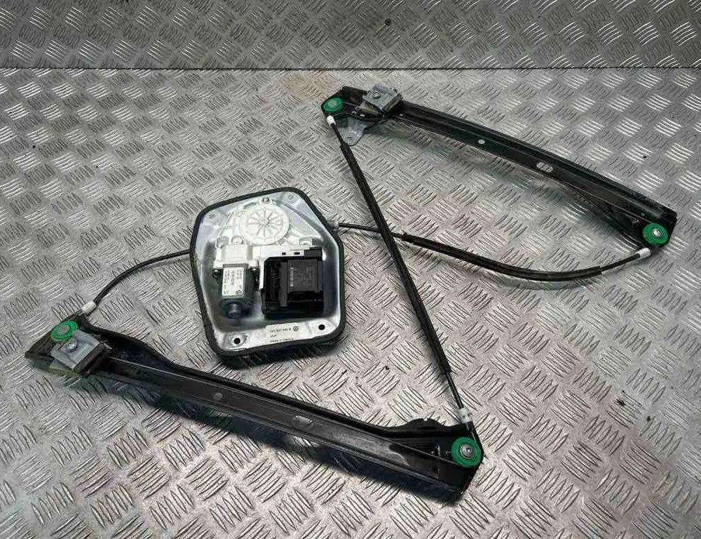 VOLKSWAGEN Golf 5 generation (2003-2009) Стеклоподъемник передней правой двери 1K5837462B 32460199
