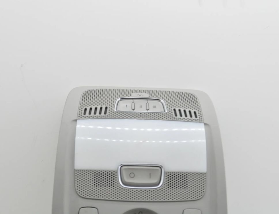 AUDI Q5 8R (2008-2017) Salona apgaismojums 8T0947135H 23167888