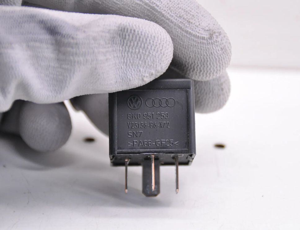 VOLKSWAGEN Touran 1 generation (2003-2015) Реле 8K0951253 24518043