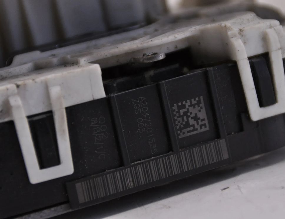 MERCEDES-BENZ E-Class W212/S212/C207/A207 (2009-2016) Priekšējo kreiso durvju slēdzene A2047201535,A2127250308 30725592