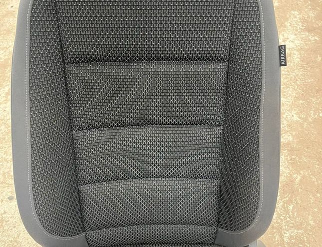 VOLKSWAGEN Touran 1 generation (2003-2015) Сиденье переднее левое Heated 31866136