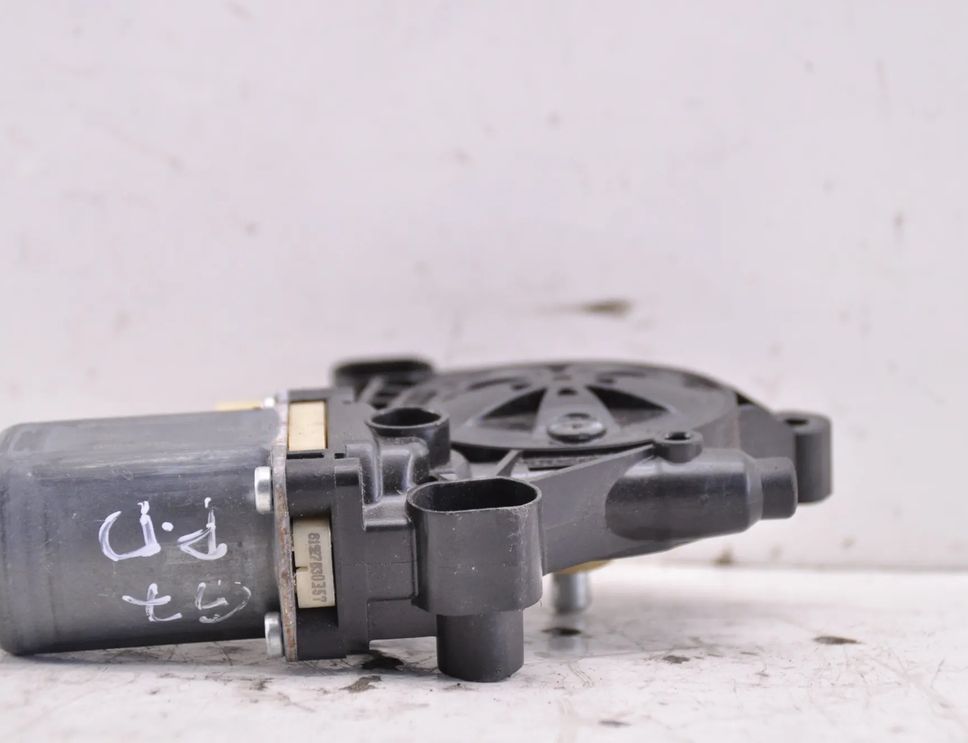 VOLKSWAGEN Golf 7 generation (2012-2024) Front Right Door Window Control Motor 0130822076,E850202182,5Q0959802C 32064848