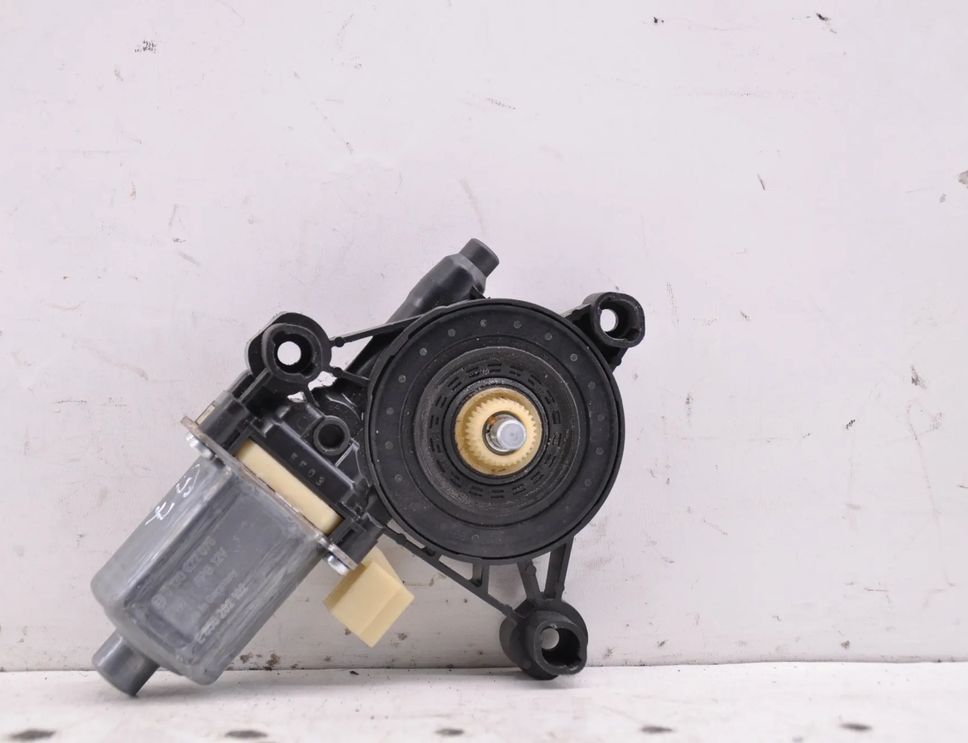 VOLKSWAGEN Golf 7 generation (2012-2024) Front Right Door Window Control Motor 0130822076,E850202182,5Q0959802C 32064848
