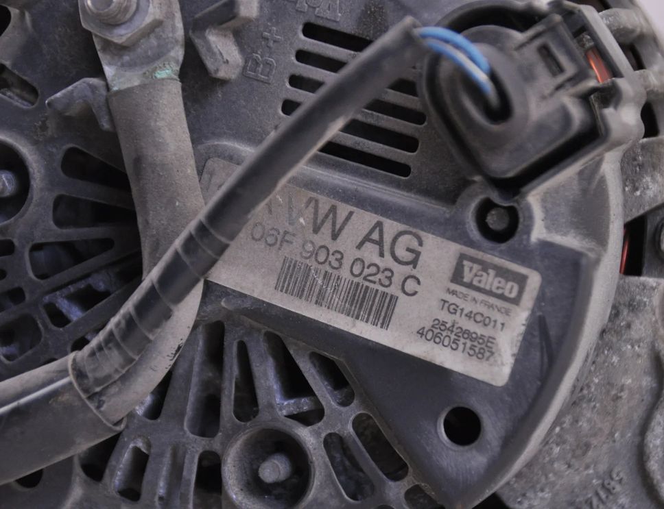 VOLKSWAGEN Passat B6 (2005-2010) Alternator 06F903023C 32147843