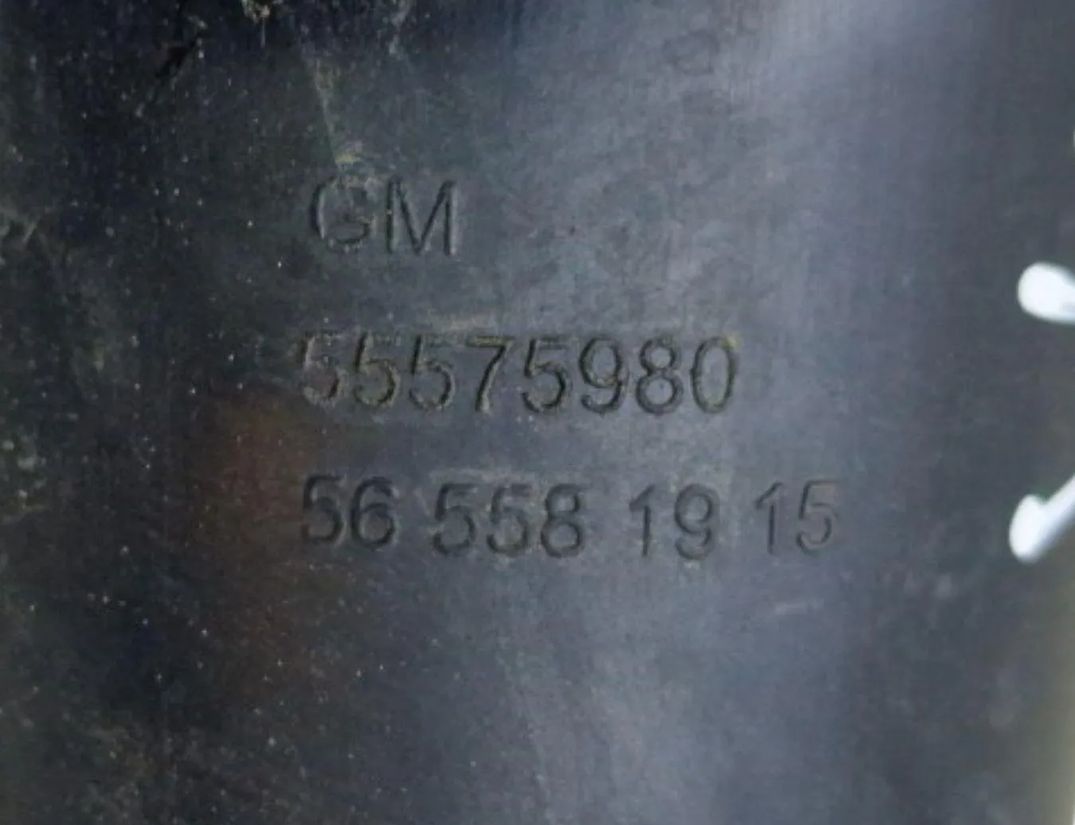 OPEL Zafira C (2012-2016) Шланг сапуна 55575980 30135076