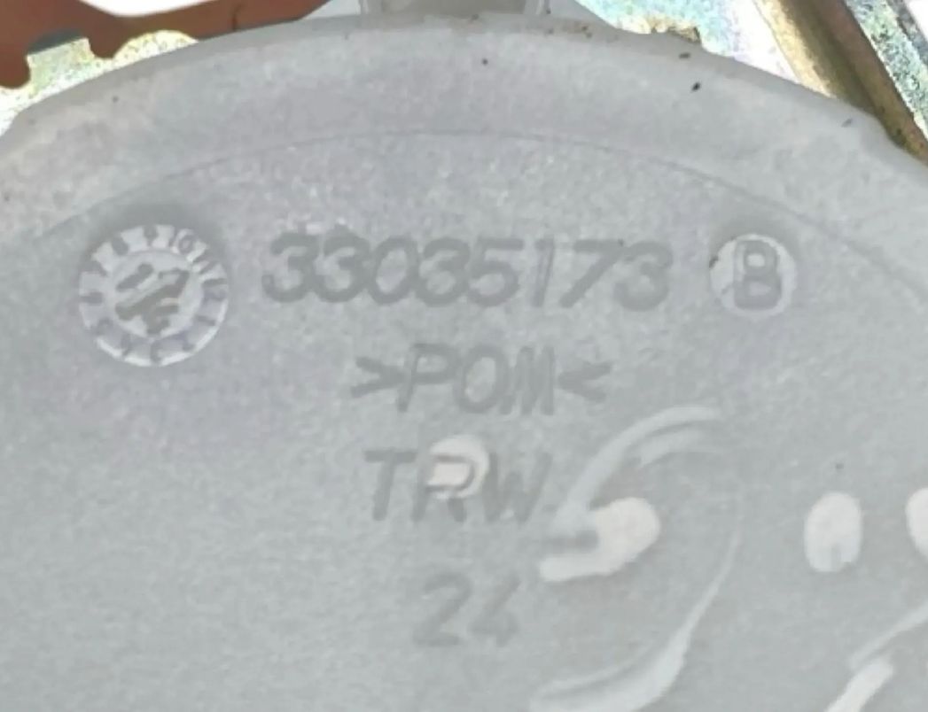 BMW i3 I01 (2013-2024) Rear Left Seatbelt 33035173B 30135410