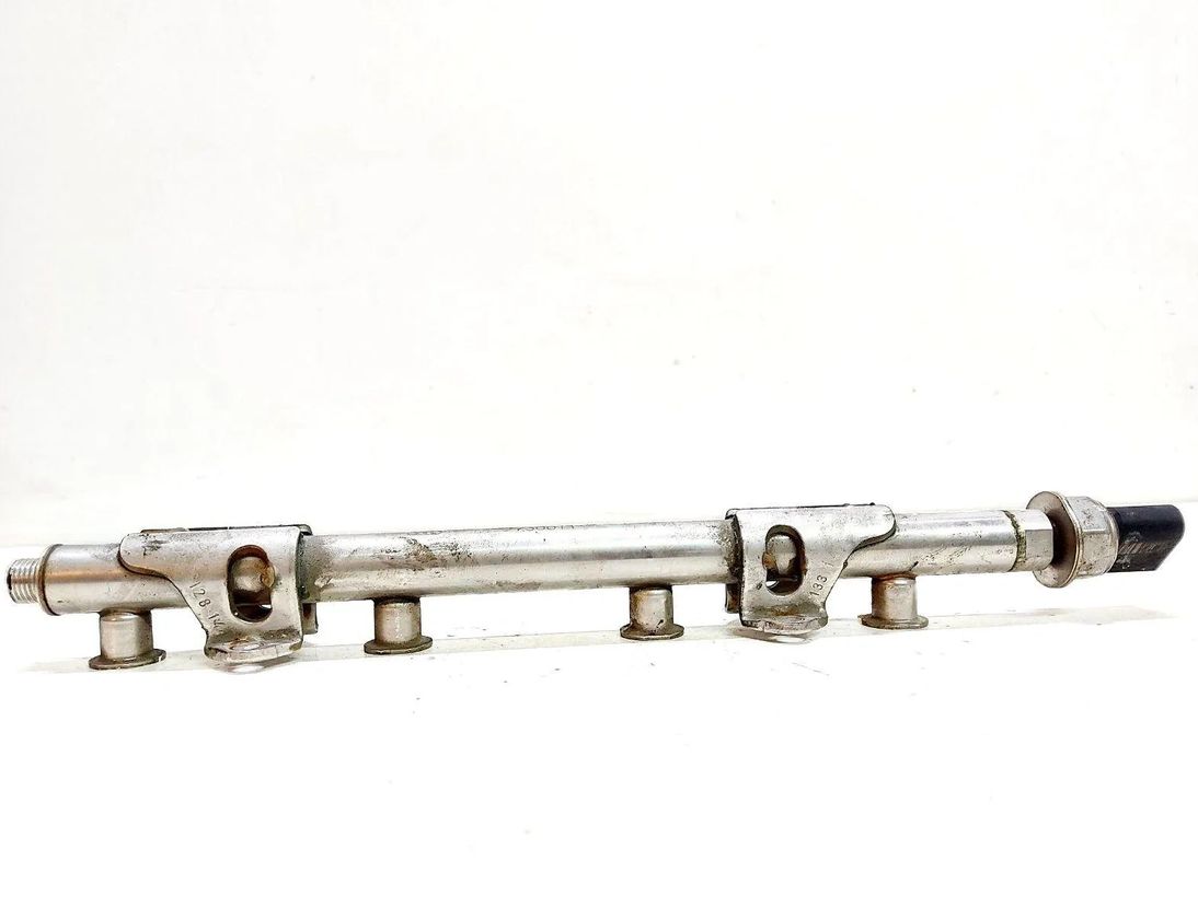 VOLKSWAGEN Golf 8 generation (2019-2023) Degvielas reika 04E133320D 30141417