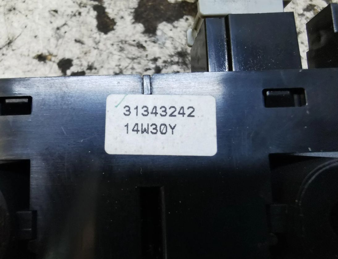 VOLVO XC60 1 generation (2008-2017) Stāvbremzes poga 31343242 30142682