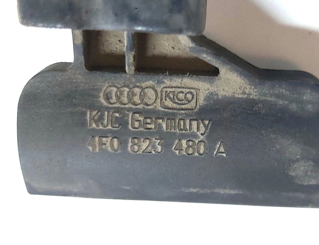AUDI A6 C8/4K (2018-2024) Крюк капотa 4F0823480A 30146148