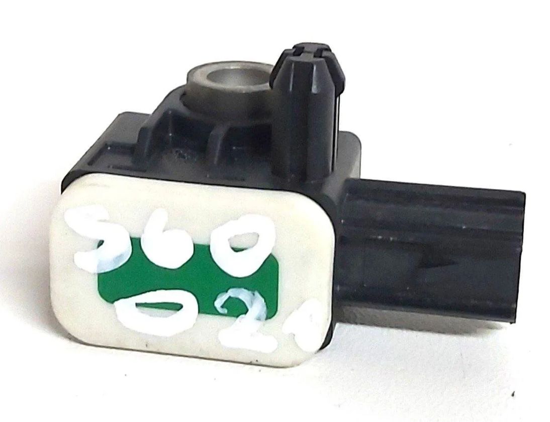 VOLVO S60 2 generation (2010-2020) Priekšējais kreisais trieciena sensors 8V4T14B006AA 30149278