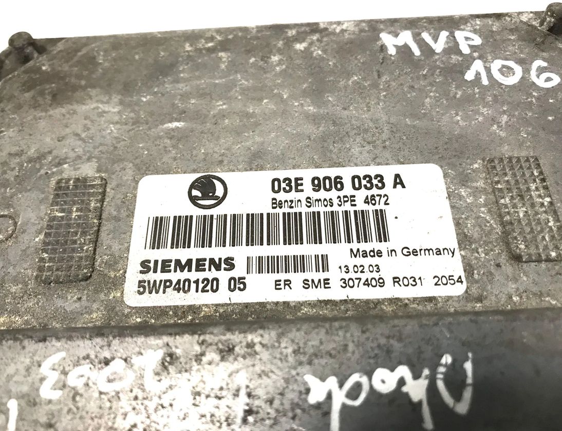 SKODA Fabia 1 generation  (2004-2007) Блок управления двигателем 03E906033A 30158944