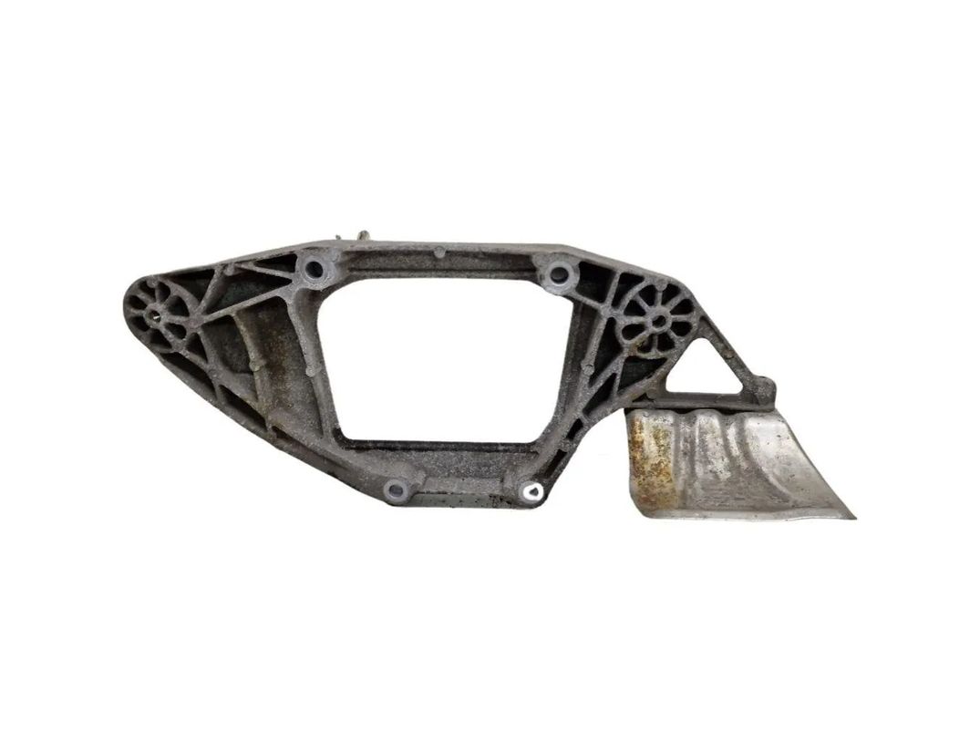 AUDI A6 C6/4F (2004-2011) Aizmugurējā reduktora kronšteins 8K0599287G 30160052