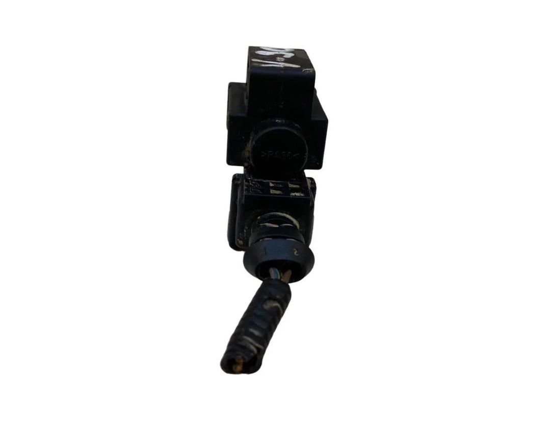 VOLVO S90 2 generation (2016-2023) Solenoid Valve 31339879 30161568