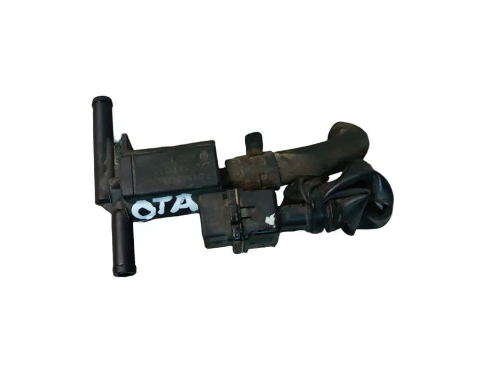 NISSAN Qashqai 2 generation (2013-2023) Vacuum Valve 8200603558 30796116