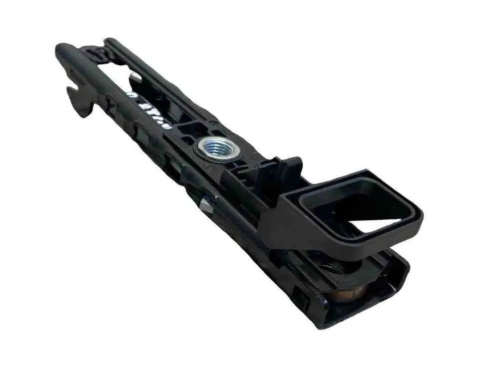 VOLKSWAGEN Passat B7 (2010-2015) Регулятор высоты ремня безопасности (передний правый) 4M0857819 32414213