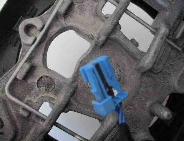 PEUGEOT 308 T9 (2013-2021) Руль 619138220C,98084115XU 32464351