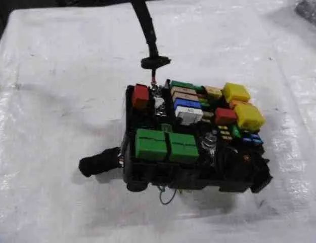 CITROËN C4 Cactus 1 generation (2014-2024) Fuse box 9804848480 32470348