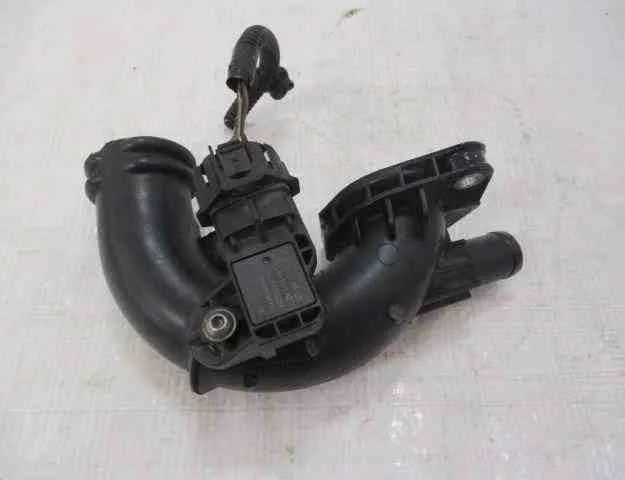 RENAULT Captur 1 generation (2013-2019) шланг радиатора интеркулера 144805243R 32475187