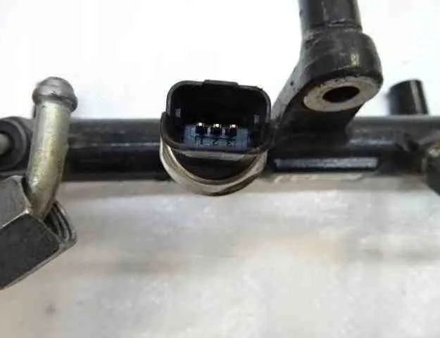 PEUGEOT 508 1 generation (2010-2020) Fuel Rail 9681909680 32491704