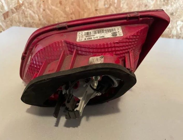 VOLKSWAGEN Passat B7 (2010-2015) Фонарь крышки багажника левый 3AE945093K 22161180