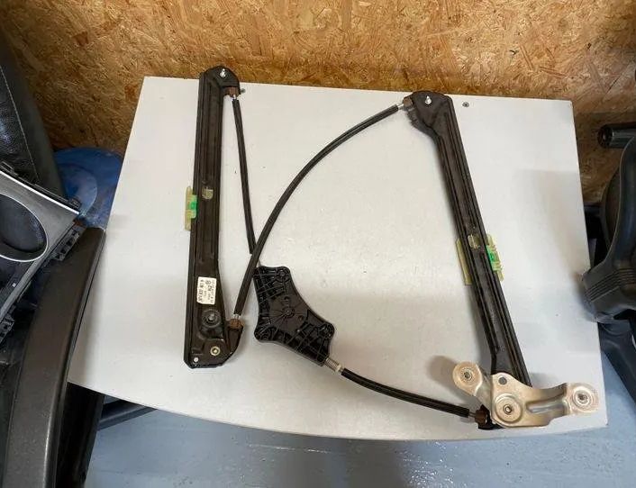 VOLKSWAGEN Golf R 7 generation (2013-2019) Priekšējo kreiso durvju logu pacēlājs 5G4837461H 22168099