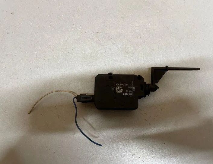 BMW 7 Series E65/E66 (2001-2008) Degvielas tvertnes vāciņa bloķēšana 8381522 22178029