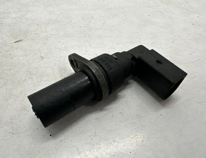 BMW 5 Series E39 (1995-2004) Crankshaft Position Sensor 25916010 22180290