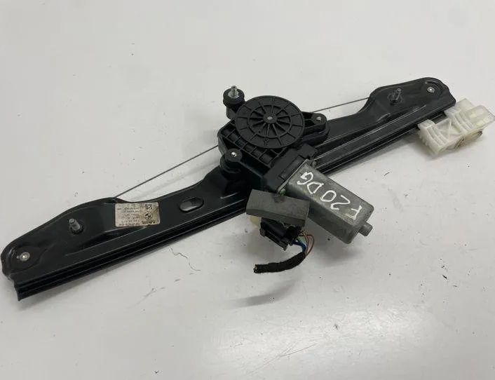 BMW 1 Series F20/F21 (2011-2020) Aizmugurējo labo durvju logu pacēlājs 7242556 22184507