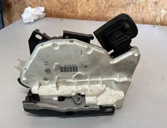 VOLKSWAGEN Variant VII TDI (2014-2024) Замок задней левой двери 5K4839015R 22184633