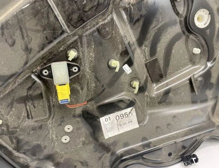 VOLKSWAGEN Passat B7 (2010-2015) Стеклоподъемник задней левой двери 3AA837755 22187147