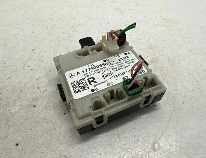 MERCEDES-BENZ A-Class W177 (2018-2024) Aizmugurējo kreiso durvju vadības bloks A1779005505,A1779013902,A1779025110 22187414