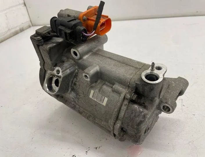 VOLKSWAGEN Jetta 6 generation (2010-2018) Hасос кондиционера 5C0820803F 22188001