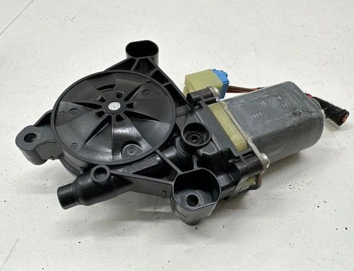 VOLKSWAGEN Variant VII TDI (2014-2024) Маторчик стеклоподъемника передней левой двери 5Q0959801B 22198337