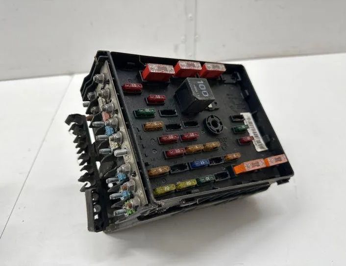 VOLKSWAGEN Passat Variant 1 generation (2010-2024) Блок предохранителей 3C0937125 22203932
