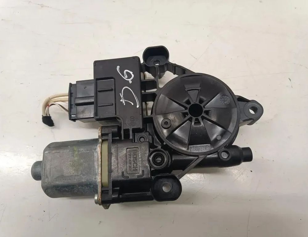 VOLKSWAGEN Golf 7 generation (2012-2024) Маторчик стеклоподъемника задней правой двери 5Q0959812A 26754542