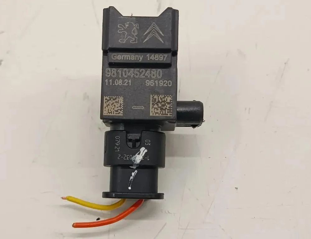 PEUGEOT 2008 2 generation (2019-2023) Rear Left Crash  Sensor 9810452480 26758934