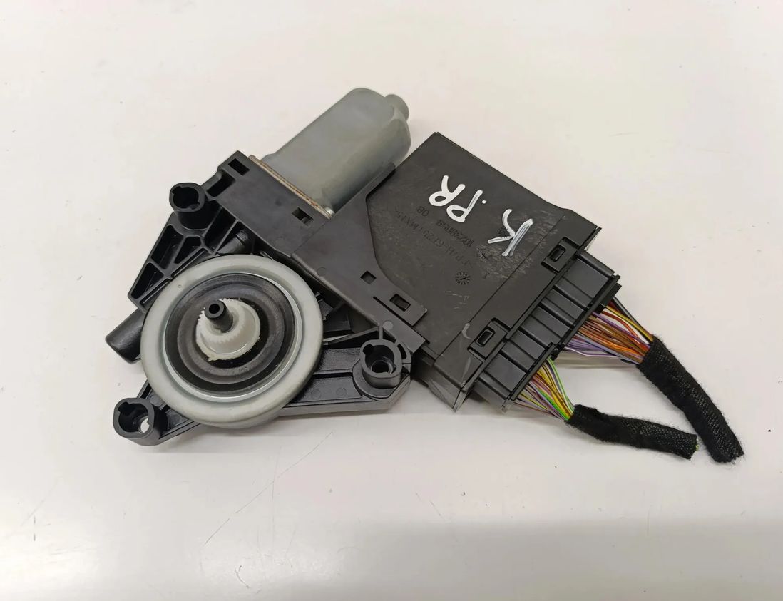 VOLVO XC60 2 generation (2017-2024) Front Left Door Window Regulator Motor 31674758 27872232
