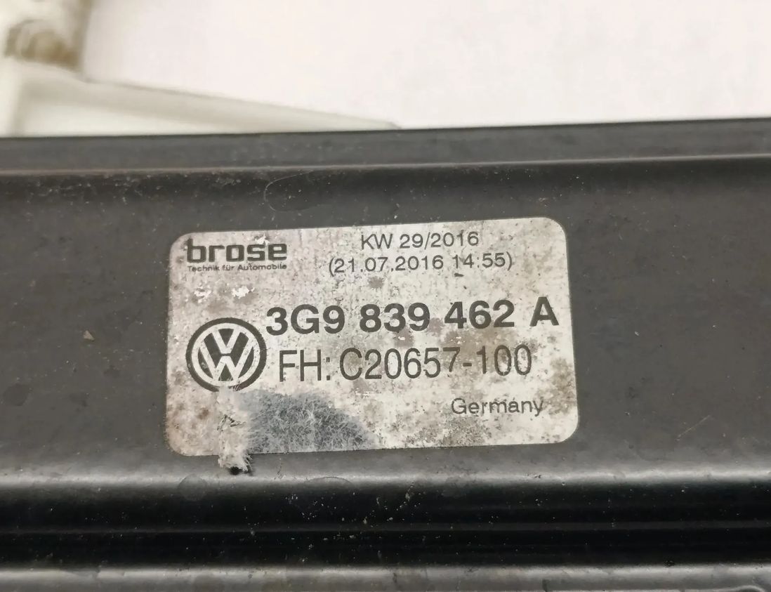 VOLKSWAGEN Passat B6 (2005-2010) Aizmugurējo labo durvju logu pacēlājs 3G9839462A 27903171