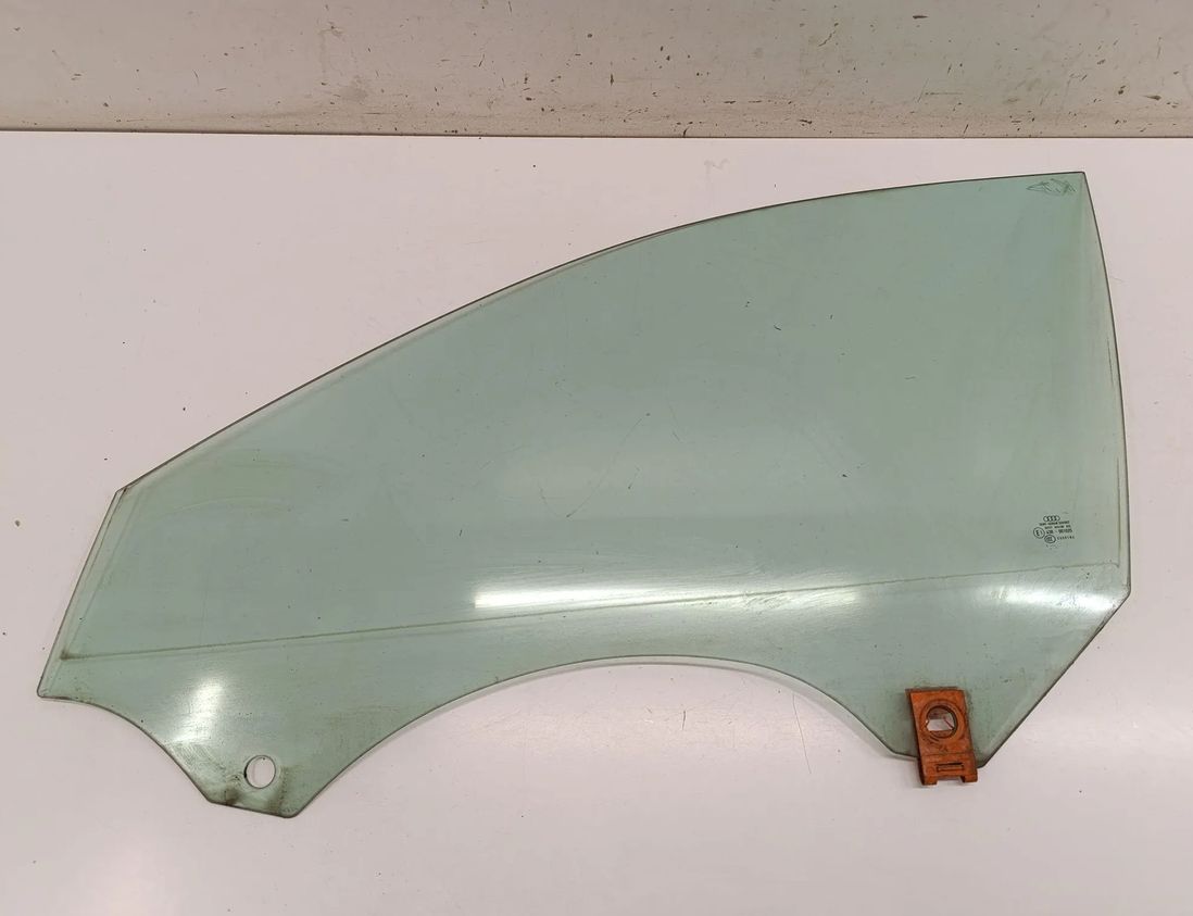 AUDI A3 8V (2012-2020) Priekšējo kreiso durvju stikls 43R001025 28204005