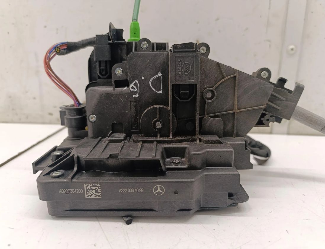 MERCEDES-BENZ C-Class W205/S205/C205 (2014-2023) Rear Right Door Lock A0997304200 28645044