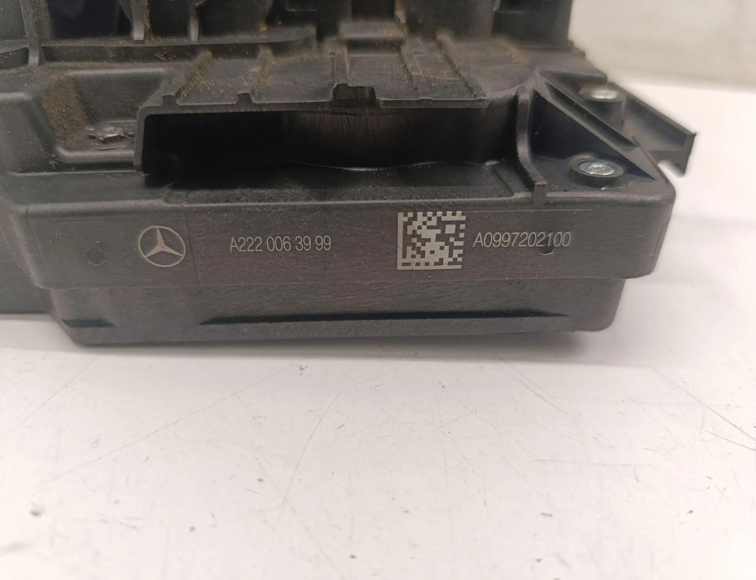 MERCEDES-BENZ C-Class W205/S205/C205 (2014-2023) Priekšējo kreiso durvju slēdzene A2220063999 28645888