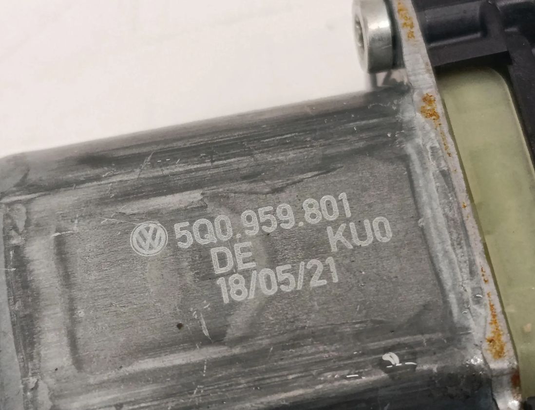 AUDI A3 8Y (2020-2024) Моторчик стеклоподъемника задней левой двери 5Q0959801 29064465