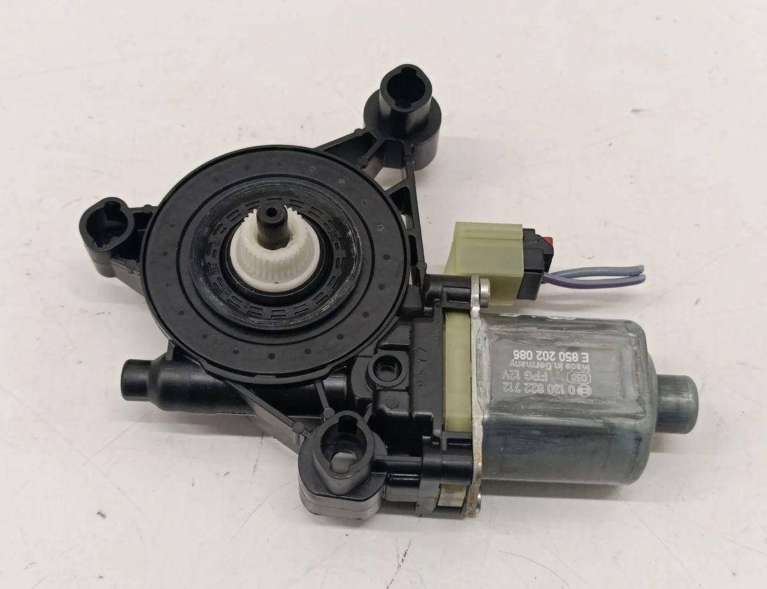 AUDI A3 8Y (2020-2024) Aizmugurējo labo durvju loga vadības motorīts 5Q0959802 29064524