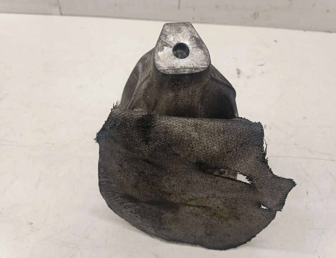 AUDI A7 C7/4G (2010-2020) Кронштейн двигателя левой стороны 4G0199307AC 30119303