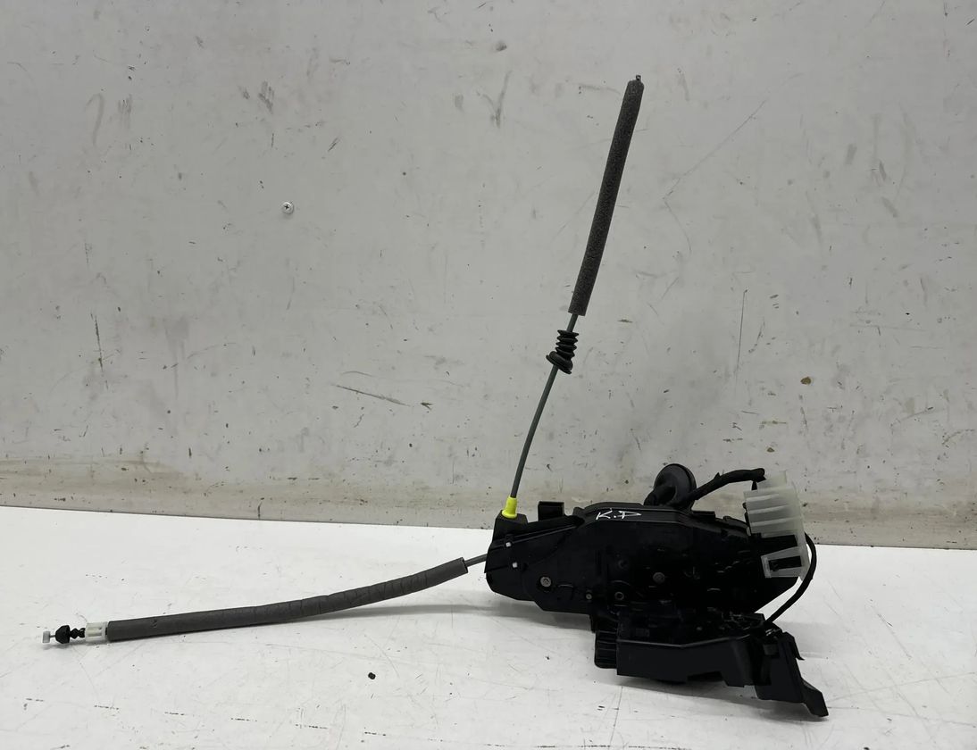 MERCEDES-BENZ CLA-Class C118 (2019-2023) Priekšējo kreiso durvju slēdzene A1770032899 30168247