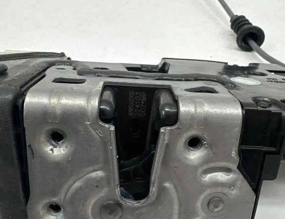 MERCEDES-BENZ CLA-Class C118 (2019-2023) Priekšējo kreiso durvju slēdzene A0997203102 30316489