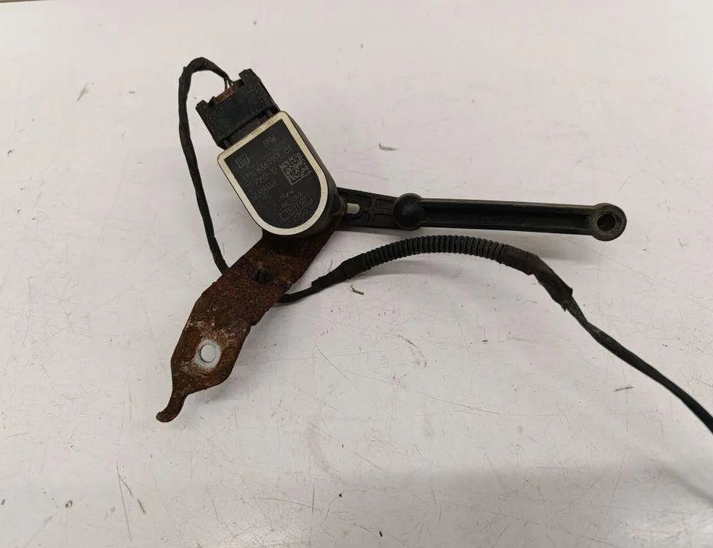 BMW 4 Series F32/F33/F36 (2013-2020) Priekšējais labais līmeņa sensors 6861351 30411119