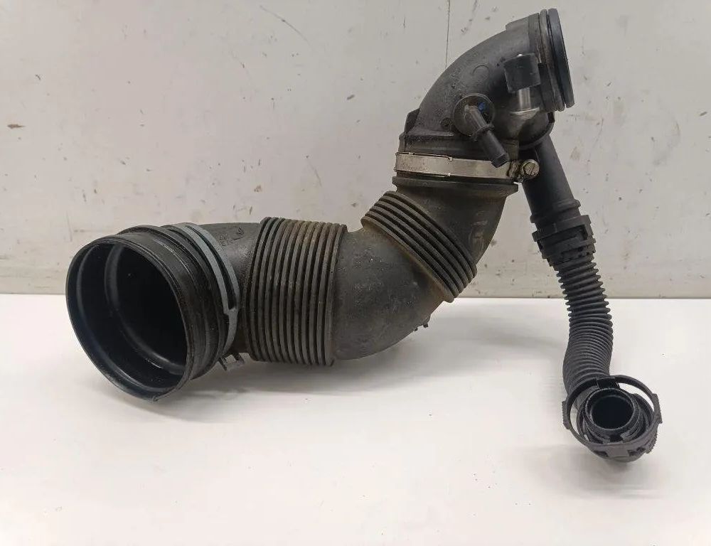 AUDI TT 8S (2014-2024) Воздухозаборная труба 5Q0129654 30801070